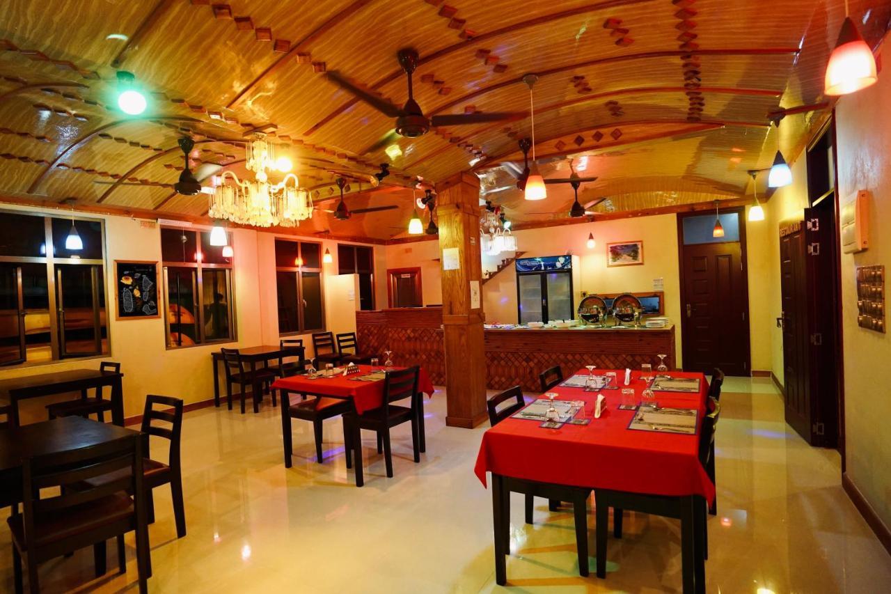 Holiday Mathiveri Inn Exterior photo